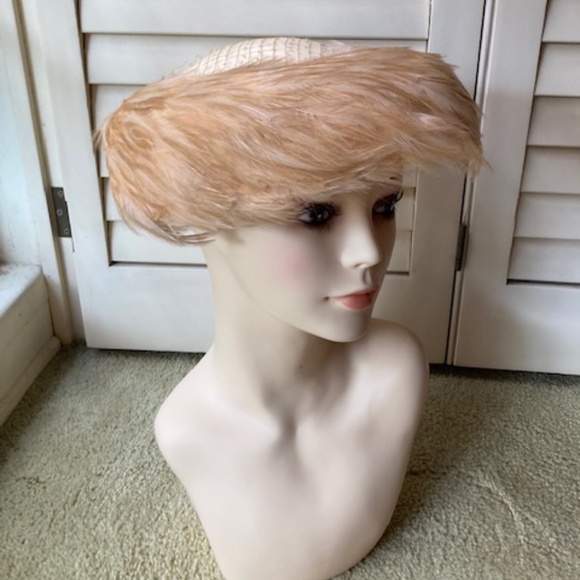 1950's Feather Hat With Net Crown - Picture 5 of 11